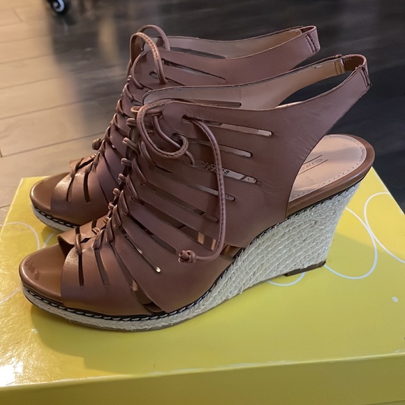 Circa. Joan and David lace up wedge. - Picture 2 of 3